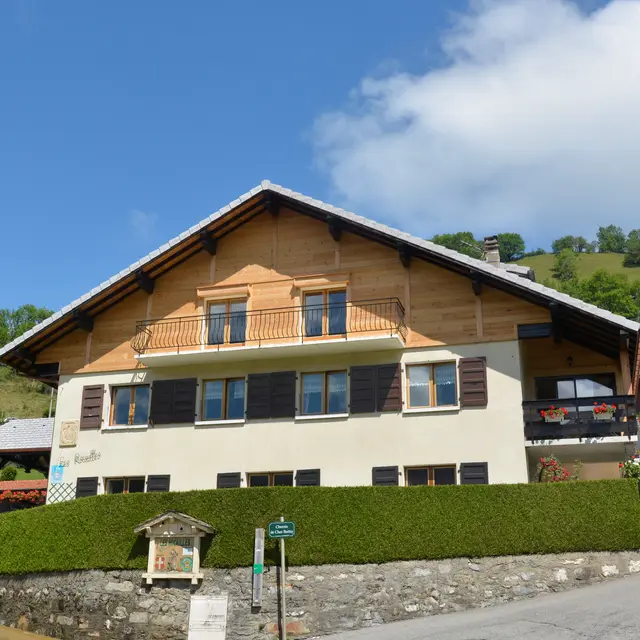 Vue maison en été