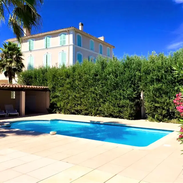 Piscine extérieure chauffée
