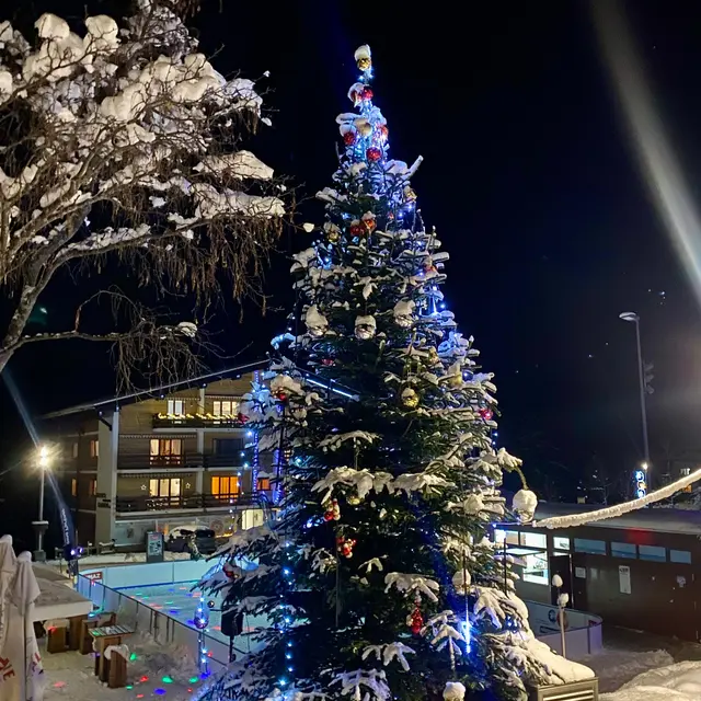 Illumination du sapin de La Tzoumaz_Riddes