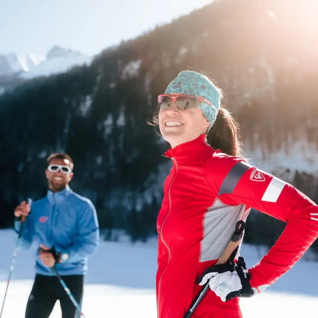 Ski en duo sur le domaine de ski nordique du Massif des Aravis