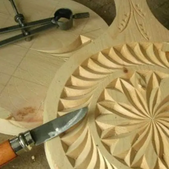 C'est la goutte d'eau ! Initiation à la sculpture sur bois - Maison du Marais_Ceyzérieu