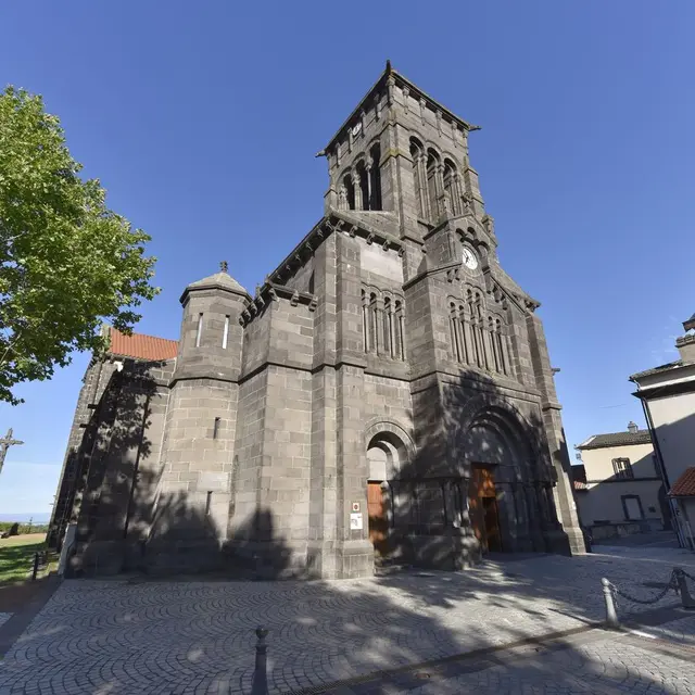 Église Saint-Priest à Volvic