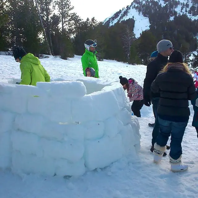 Ma famille trappeur et son igloo_Ax-les-Thermes