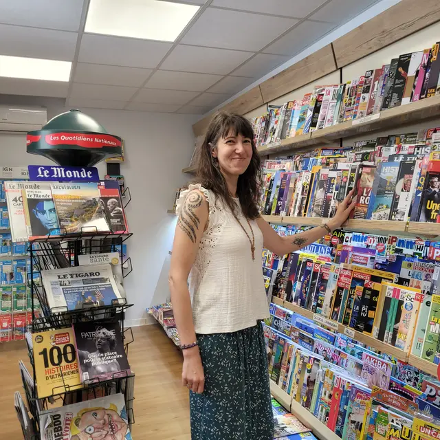 2025.elo.presse.elodie.dans.un.rayon.CP.Elodie.Monlong