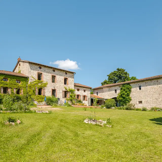 Maison vue du jardin
