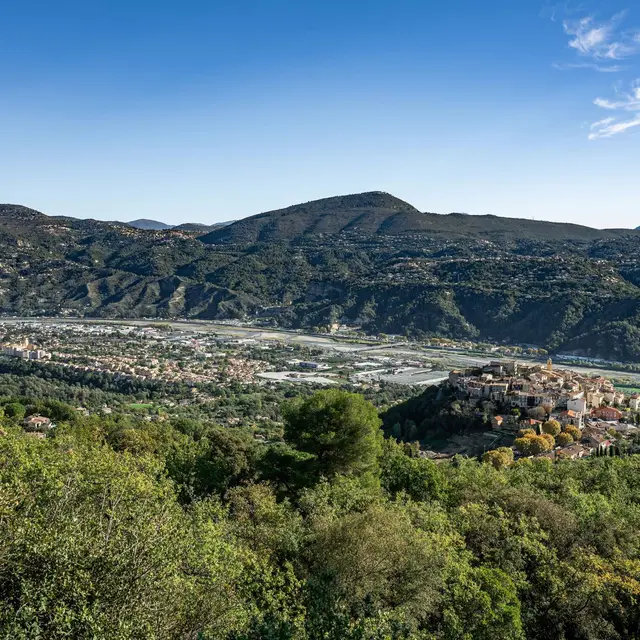 Gattières - Vue sur la plaine du Var