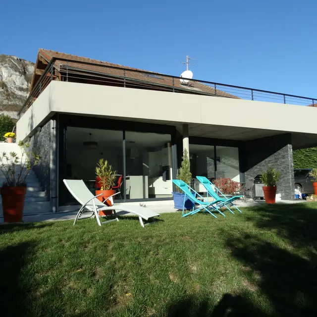 Lathuile Bout du lac d'Annecy location de vacances Joëlle Thévenin