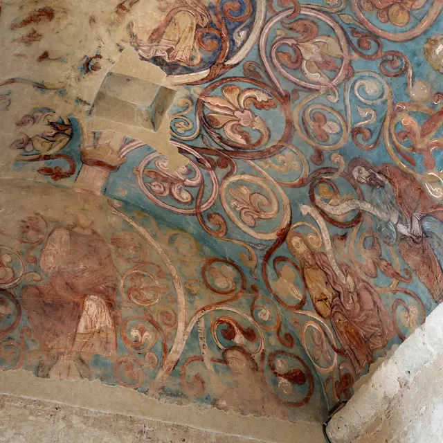Chapelle aux fresques romanes