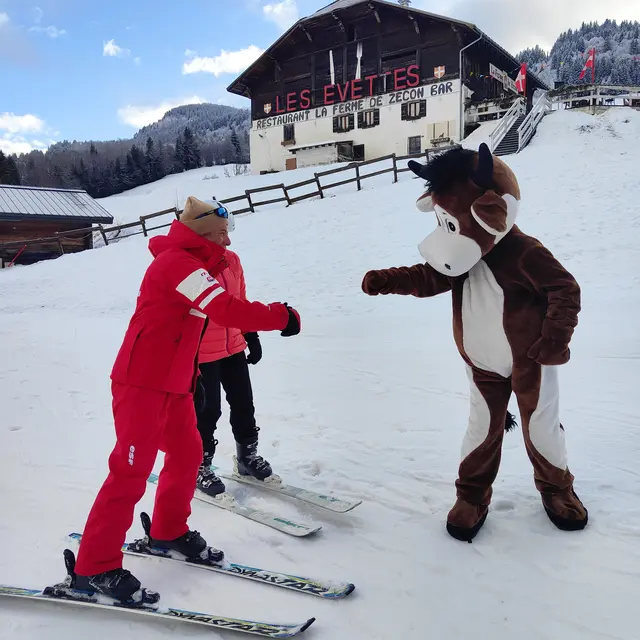 Déambulation de Pistache la vache_Flumet