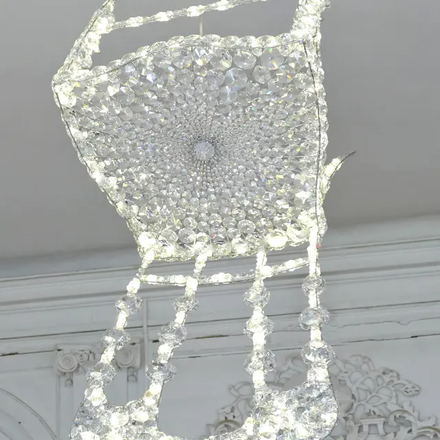 Lustre Chaise, Géraldine Gonzalez