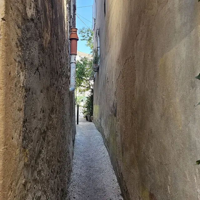 La plus petite rue du Cannet