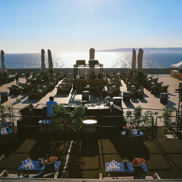 R2- LE ROOFTOP DES TERRASSES