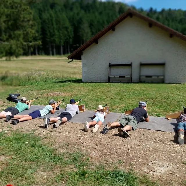 Initiation biathlon à la carabine laser_Plateau d'Hauteville