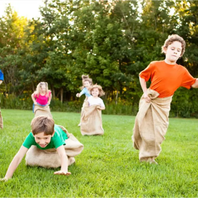 La kermesse de Fifou et Titou_Saint-Chaffrey