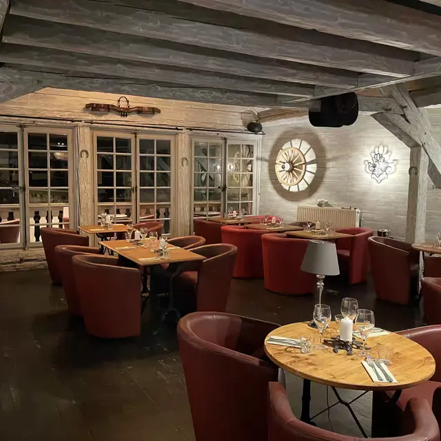 Les Ecuries du Pré Carré