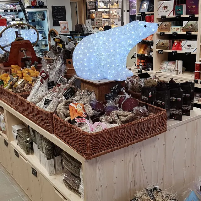 Dégustation de produits du terroir à l'Épicurie des Alpes_Châtel