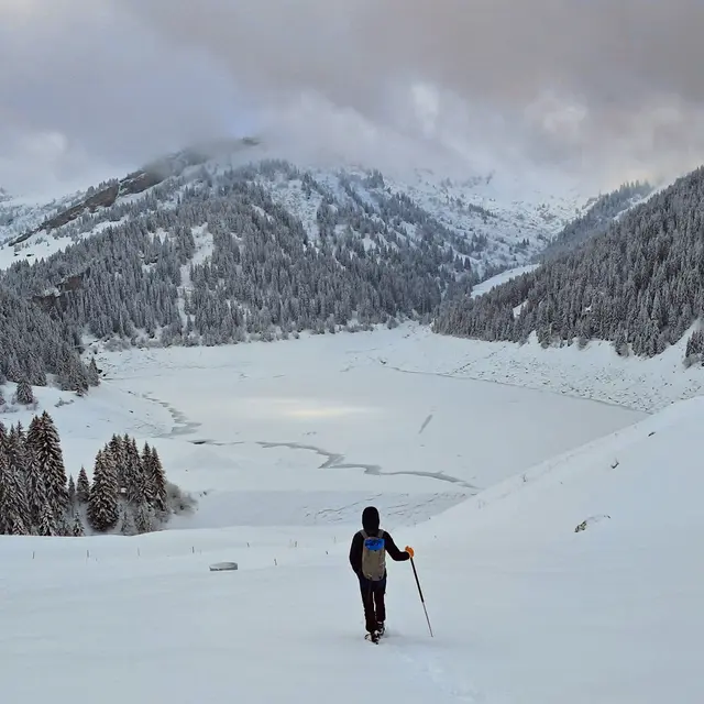 Randonnée raquettes à la journée au lac de Saint Guérin_Les Saisies