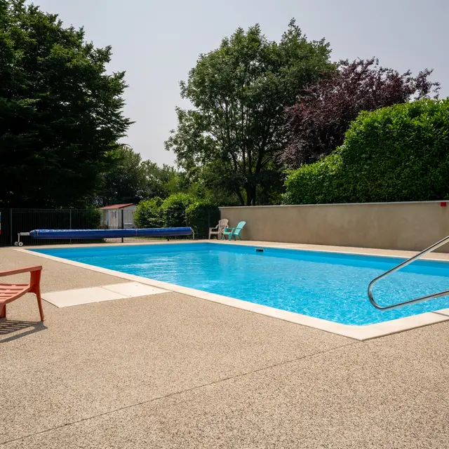 Piscine Camping les Avenières