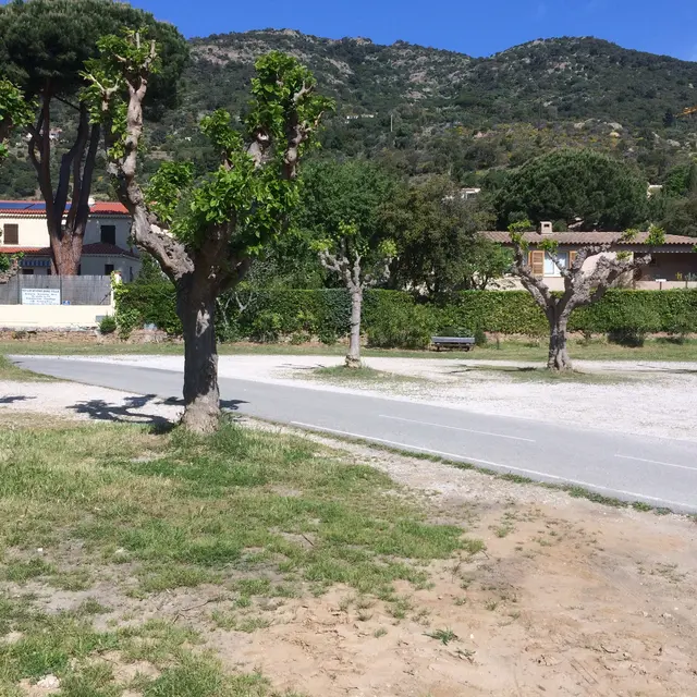 PARKING BIVER - AIGUEBELLE