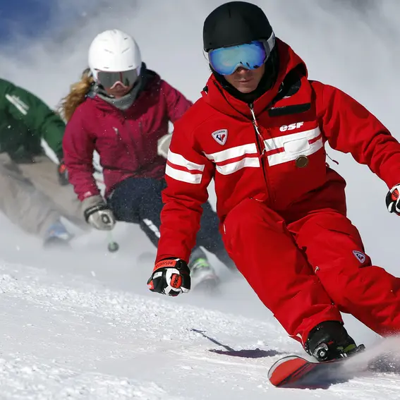 Cours de ski alpin et club Piou-Piou avec l'ESF aux Plans d'Hotonnes