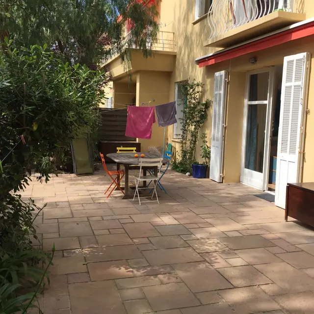 terrasse avec entrée