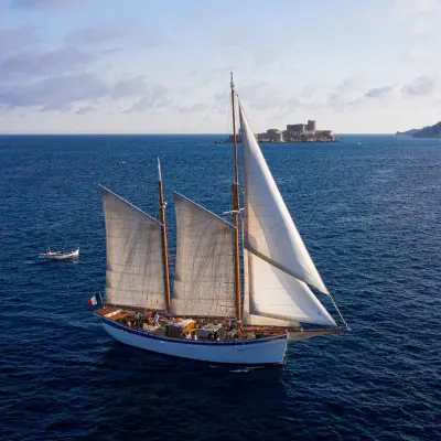 Journée voile au cœur des Calanques