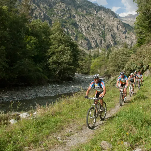 VTT dans la vallée du Valgaudemar