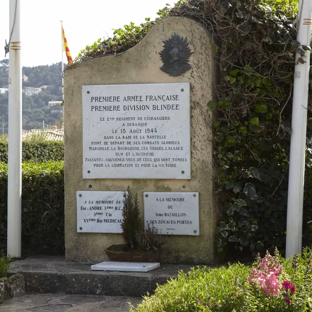 Monument commémoratif du débarquement du 2ème Régiment de Cuirassiers, le 15 août 1944