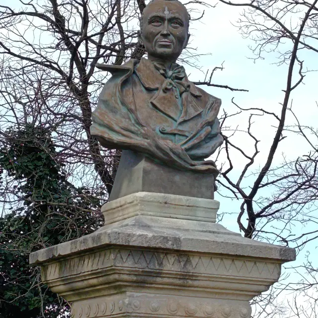 La Statue de Gustave de La Fare Alais_Alès