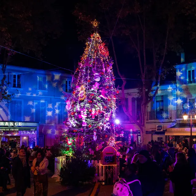 Lancement des illuminations de Noël et rue des cadeaux_Saint-Cyr-sur-Mer