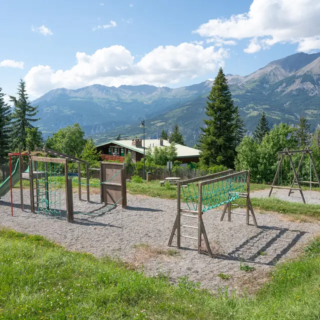 Aire de jeux du Sauze 1400