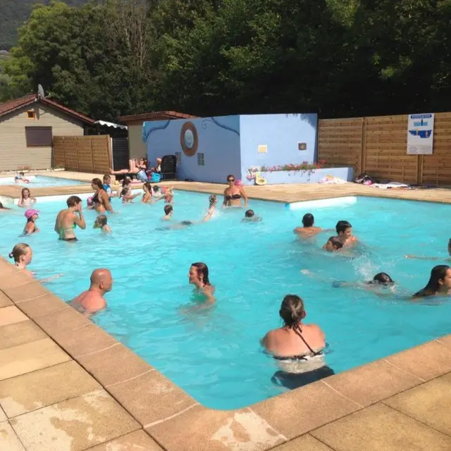camping saumont_3 étoiles_aixlesbainsrivieradesalpes_piscine