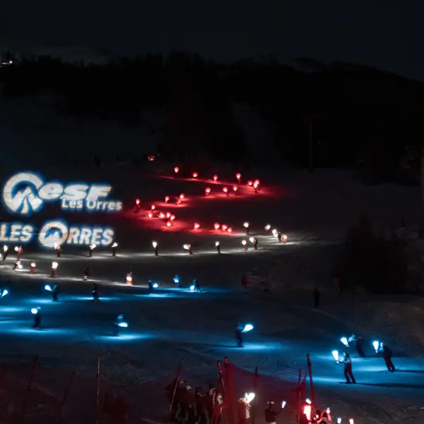 Nouvel an : ski show de l'ESF, descente aux flambeaux et grand feu d'artifice_Les Orres