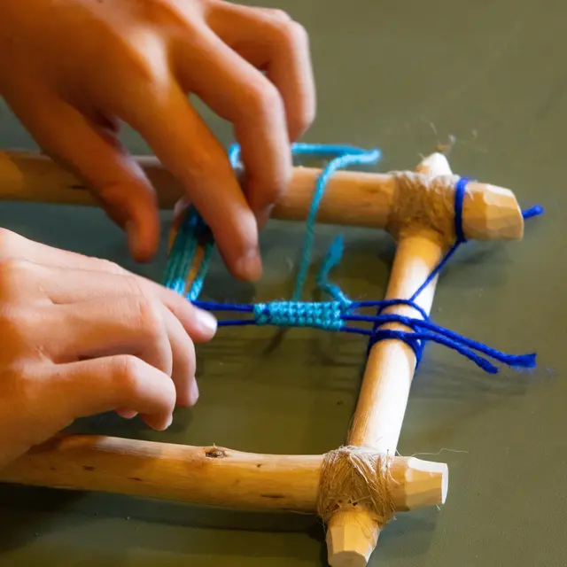 Ferme de la forêt - Tissage de bracelet_Courtes
