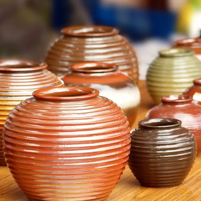 Vente d'objets par l'association Terre et Feu_La Londe-les-Maures