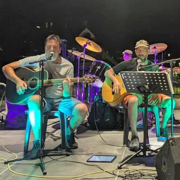 Concert - Reprises acoustiques  - FoodTruck Chez Véronique_Passy