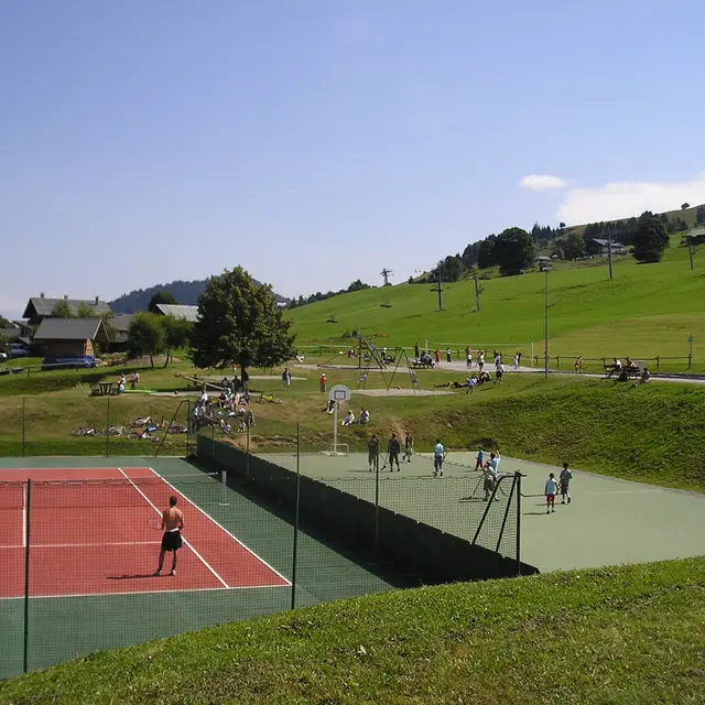 aire de jeux du village