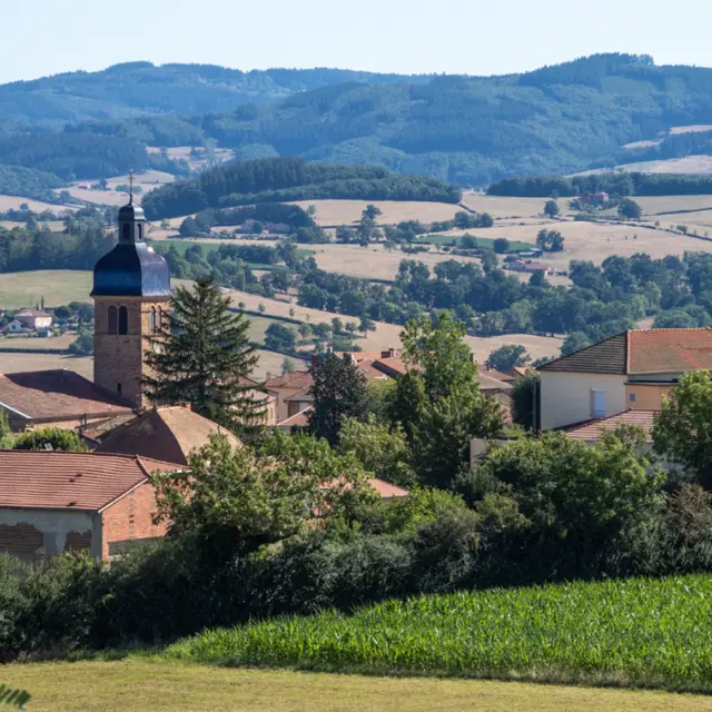 Coutouvre, flânerie au coeur d'un village._Coutouvre