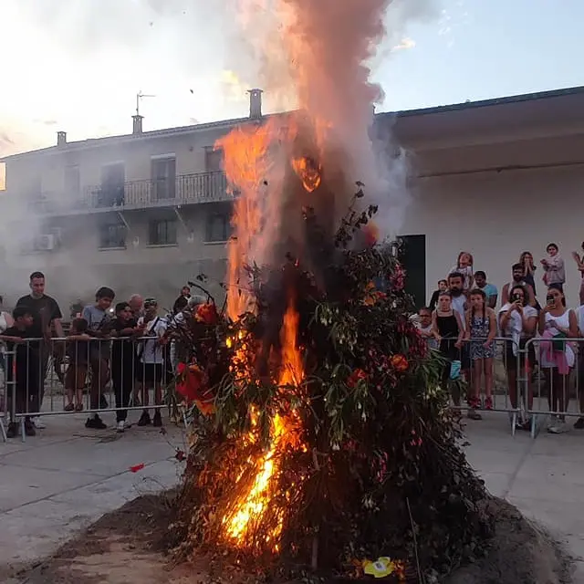 Feu de la Saint Jean_Caumont-sur-Durance