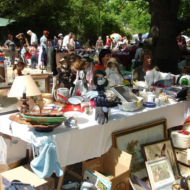 Vide grenier de l'Eté_Tarascon-sur-Ariège