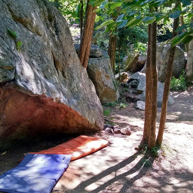 Site des blocs de Laramade_Illier-et-Laramade