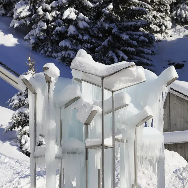 Flaine-Fontaine-Glace-Oeuvre-Carl-Nesjar