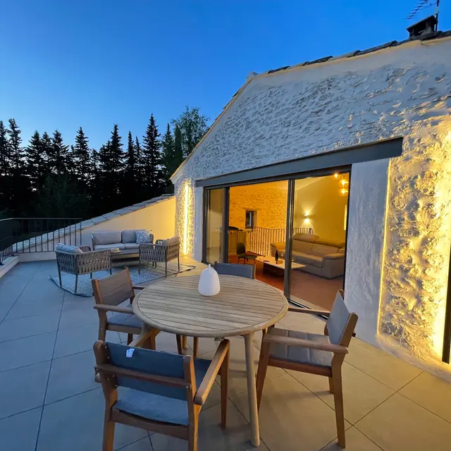 Terrasse de Gaston y'a l'téléphon