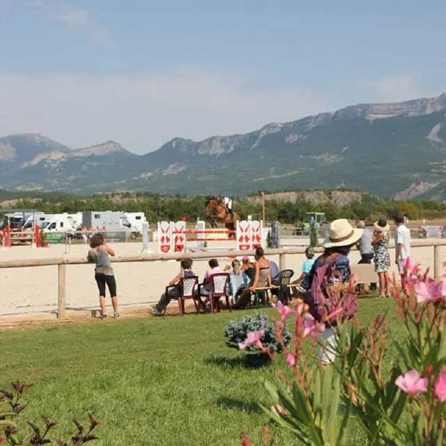Centre équestre du Poët