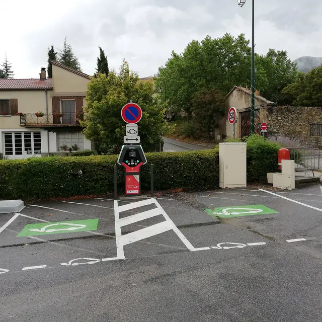 eborn borne de recharge électrique Rosans