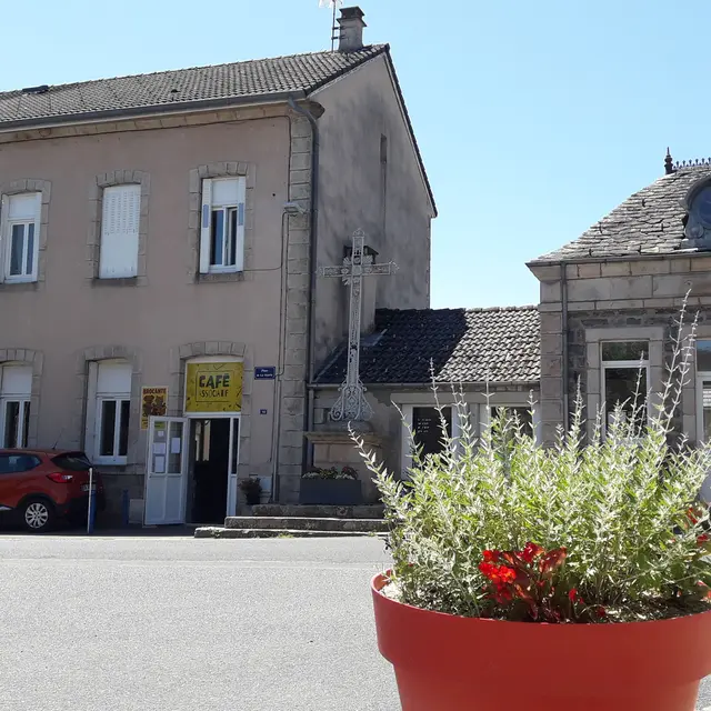 La vieille école : bar associatif_Chenereilles