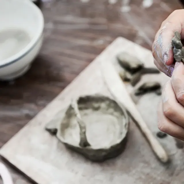 Ateliers famille : Arts manuels Terre_Sérignan-du-Comtat