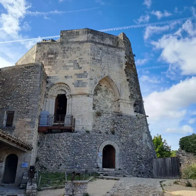 Château médiéval de Simiane-la-Rotonde_Simiane-la-Rotonde