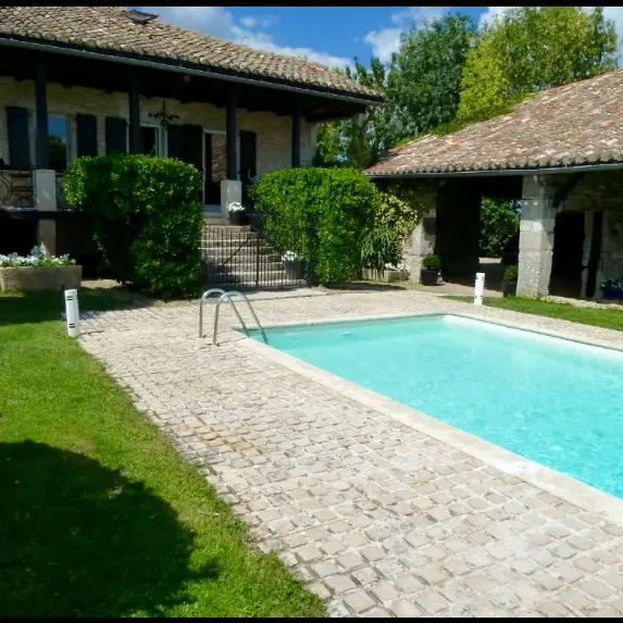 Meublé de Tourisme - PEZZANO Martine