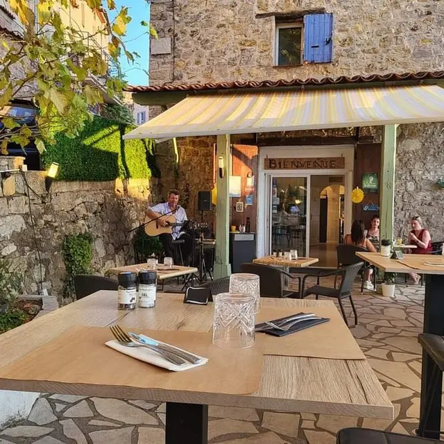 Restaurant Moondi's